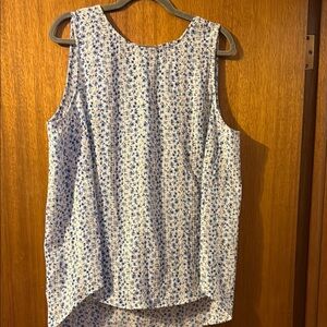 Daniel Rainn White and Blue Boxy Sleeveless Tank Top